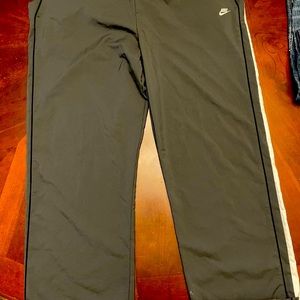 Soft and comfy Nike pants.